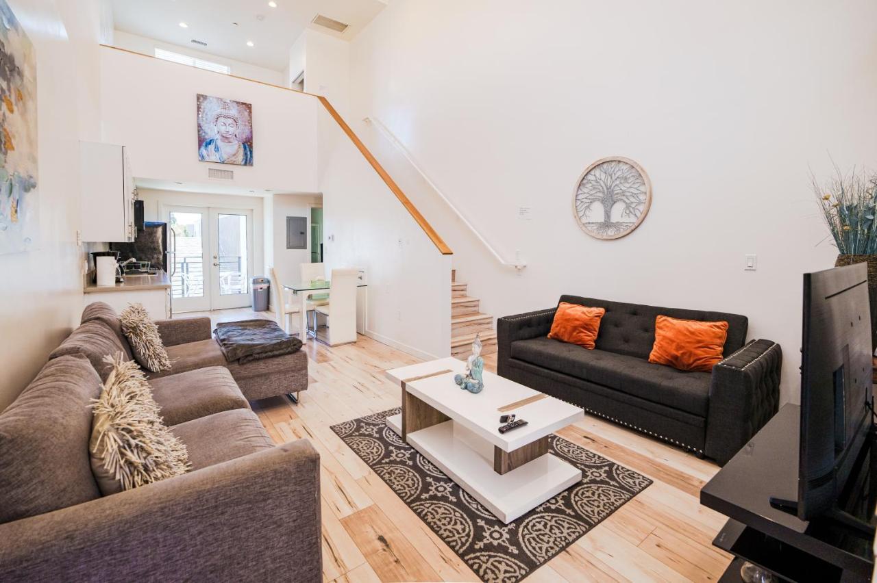 Chic 1-bed Hollywood Loft Iconic Sign Views & Private Parking * Los Ángeles
