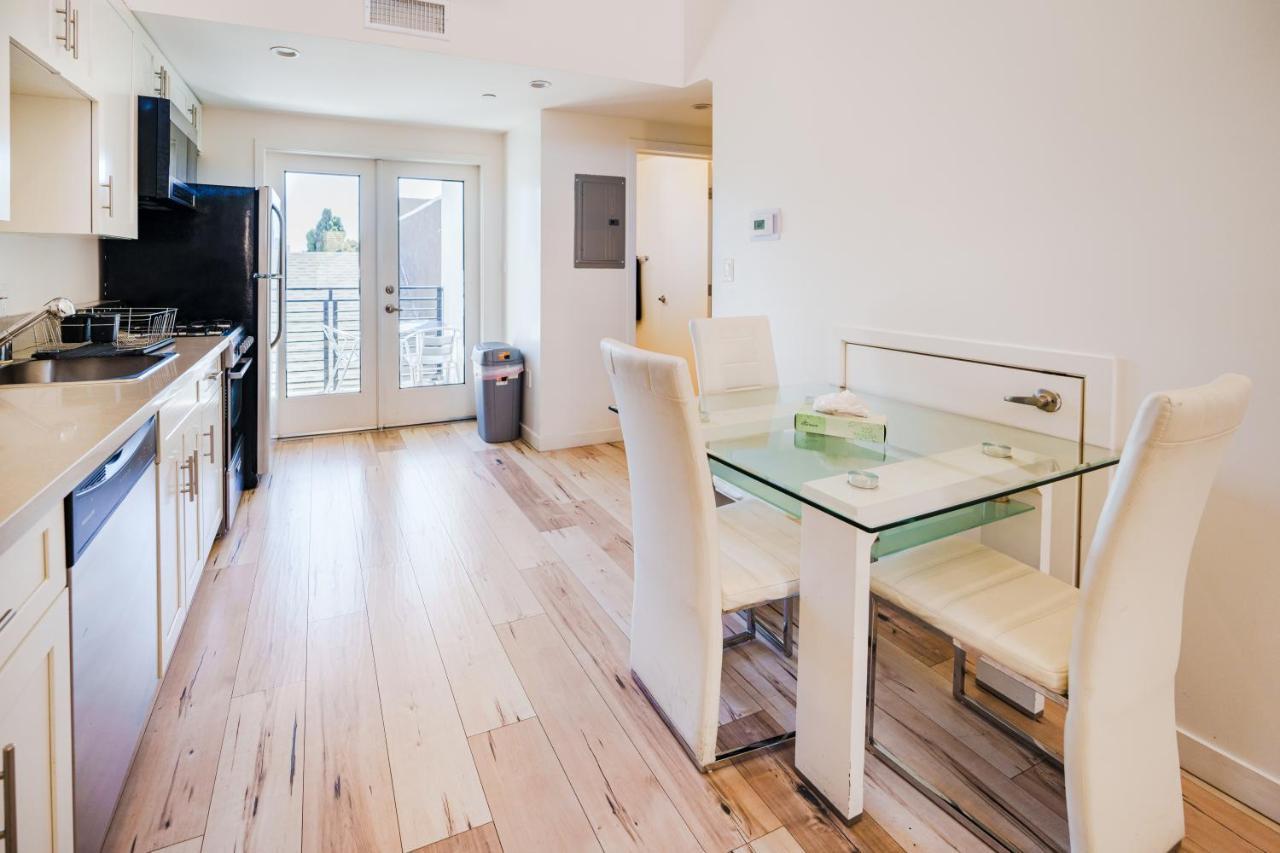 Chic 1-bed Hollywood Loft Iconic Sign Views & Private Parking Apartamento Los Ángeles